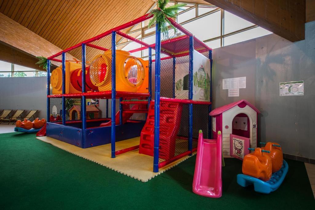 Apartmany Meander Thermal & Ski Rezort Oravice Bagian luar foto